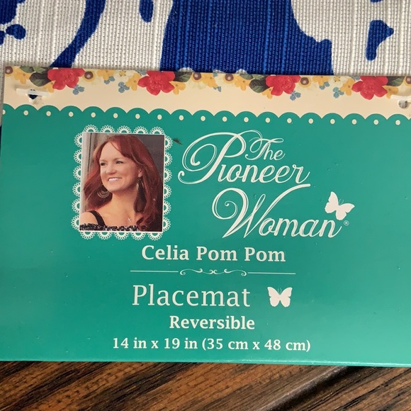 The Pioneer Woman Celia Pom Pom Placemats - Picture 2 of 8
